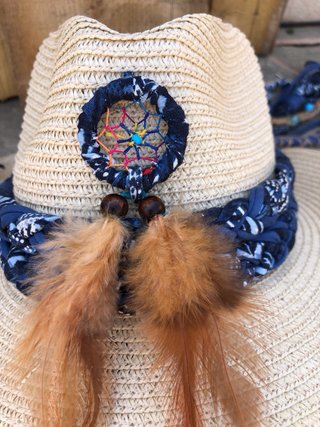 Sombrero hippie decorado