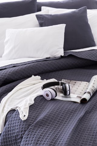 Todocama colcha boutí microfibra gris oscuro