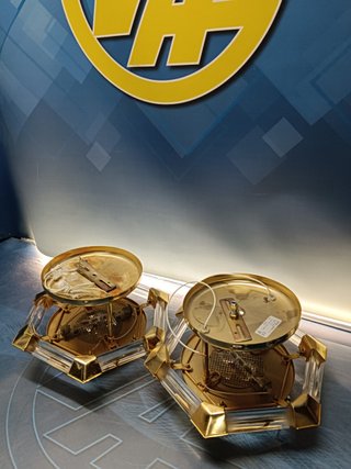 Dos lámparas de techo con adornos de cristal , metal dorado-años 80- 28x33x33cm