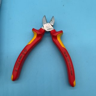- KNIPEX Alicate corte diagonal VDE 140 mm