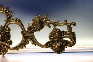 Perchero de bronce o latón estilo Peris Andreu.