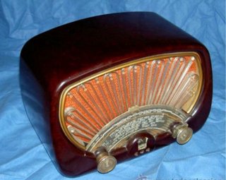 Radio Radiola Francesa Marrón y Dorado