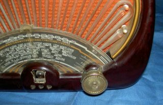 Radio Radiola Francesa Marrón y Dorado