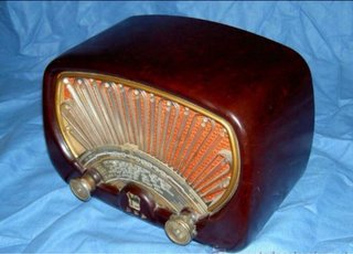 Radio Radiola Francesa Marrón y Dorado