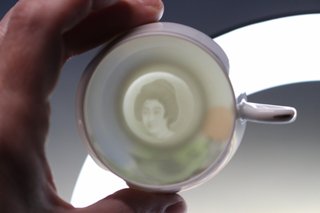 Juego de té o café de porcelana, Japón. Años 50. Litofanía, tazas de geisha.