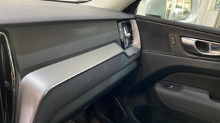VOLVO XC60 2.0 B5 P MHEV CORE AUTO 4WD 5P