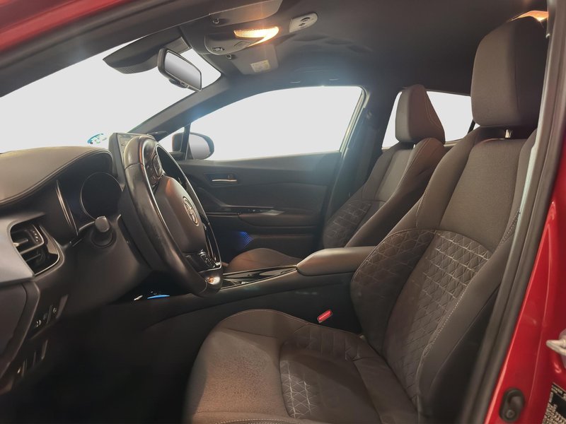 Toyota C-HR 2021, foto 12