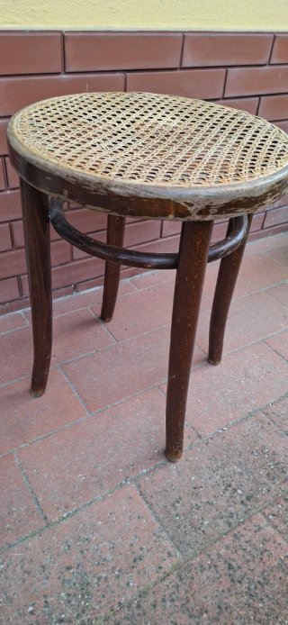Sgabello Thonet in legno e rattan