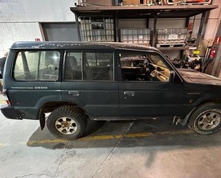 Mb669132 cerradura puerta mitsubishi montero 42628