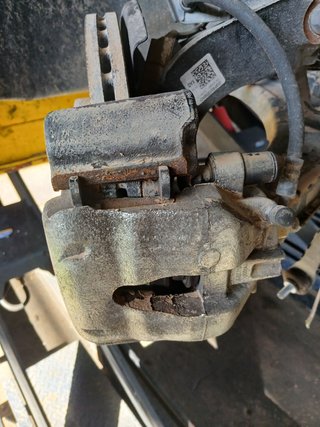 PINZA DE FRENO DELANTERA DERECHA Skoda Kamiq (NW4)(07.2019->)
