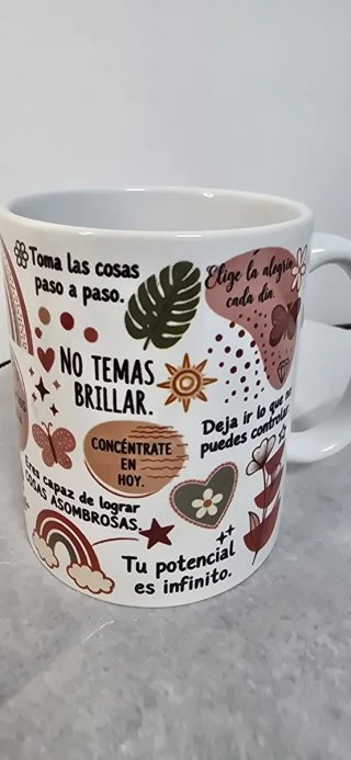 Taza con mensajes positivos