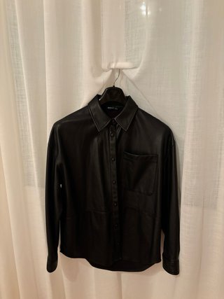 Chaqueta de cuero negra