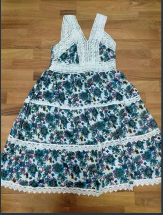Vestido estampado floral talla M