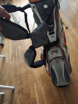 Bolsa TAYLORMADE con trípode y correas mochila