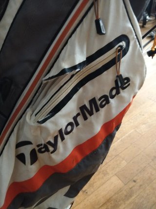 Bolsa TAYLORMADE con trípode y correas mochila