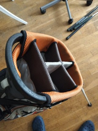 Bolsa TAYLORMADE con trípode y correas mochila