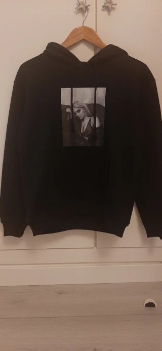 Sudadera Negra Kylie Jenner