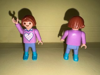 Playmobil niña camiseta corazón