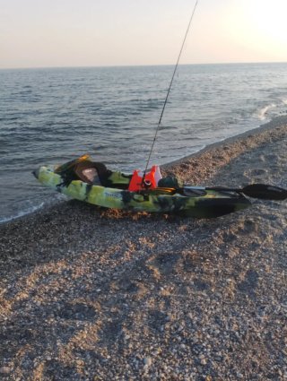Kayak de pesca con accesorios