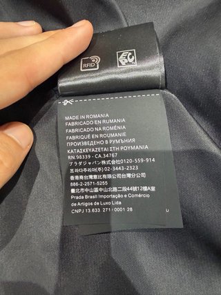 Camiseta Prada Negra Cremallera Bolsillos