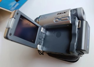 Sony Handycam DCR-HC14E videocamera