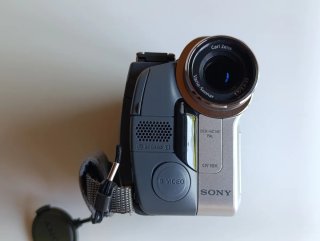 Sony Handycam DCR-HC14E videocamera