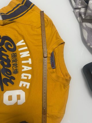 T-shirt Superdry Vintage Gialla