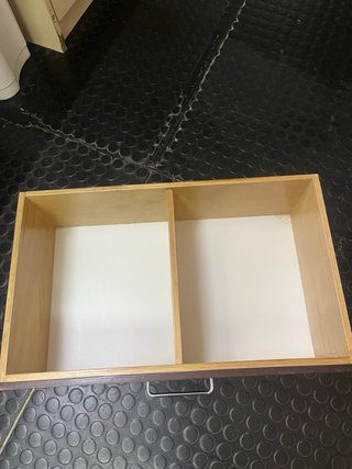 Mueble de madera maciza con 22 cajones