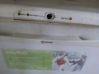 Congelador compacto Indesit 54x57x83 cm