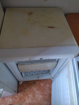 Congelador compacto Indesit 54x57x83 cm