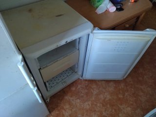 Congelador compacto Indesit 54x57x83 cm