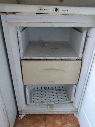 Congelador compacto Indesit 54x57x83 cm