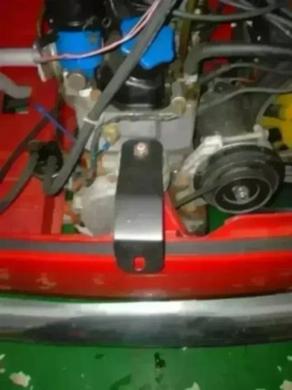 Soporte capó refrigeración Seat 600