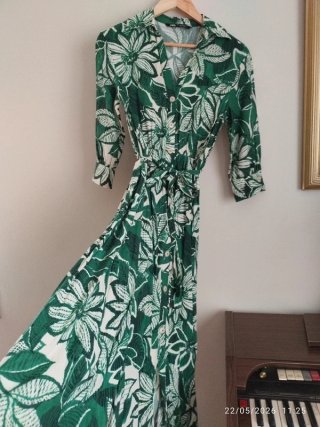 Vestido camisero verde hojas midi Zara Talla XS