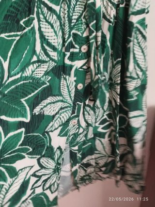 Vestido camisero verde hojas midi Zara Talla XS