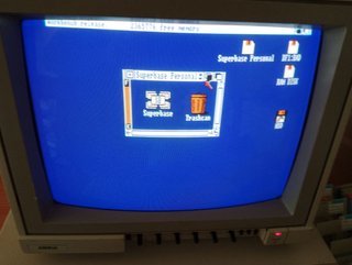 Commodore Amiga 2000 con monitor