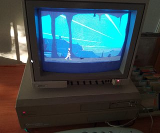 Commodore Amiga 2000 con monitor