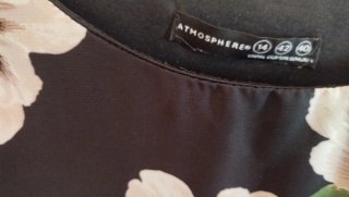 Blusa Atmosphere floral negra