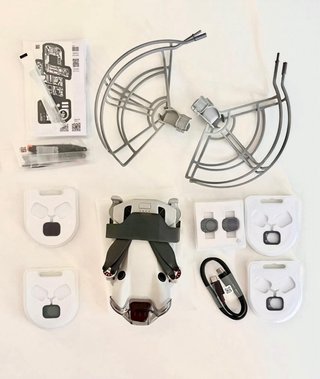 DJI Mini 4 Pro + Accesorios