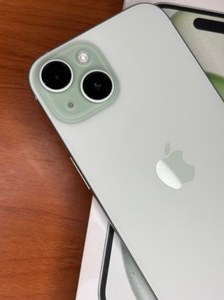 iPhone 15 Verde Bateria 100% esta nuevo