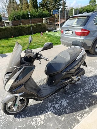 Maxi Scooter Peugeot Negra