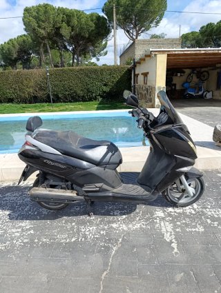Maxi Scooter Peugeot Negra