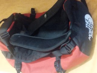 Mochila The North Face negra y roja