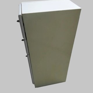 Mueble auxiliar blanco con cajones