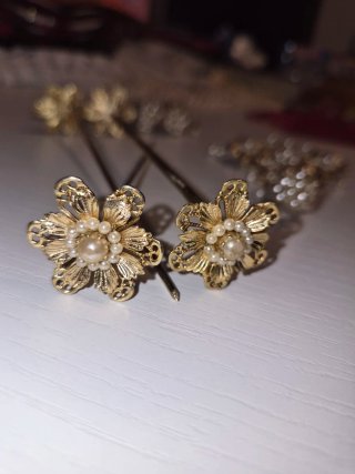 Aderezo racimo niña oro y perlas