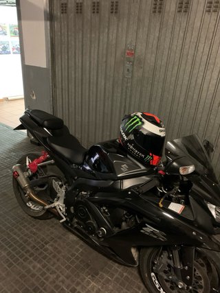 Suzuki GSX-R Negra 750 CC