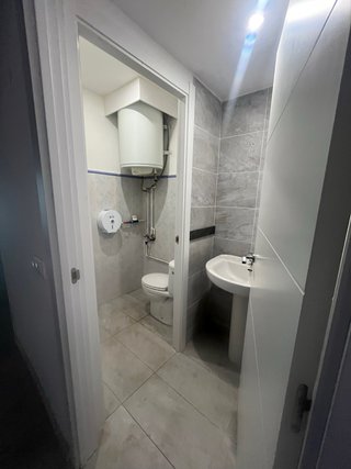 Local acondicionado, agua, extractor y entrad vado