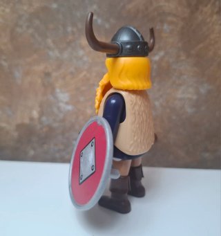 Playmobil custom guerrero vikingo bárbaro