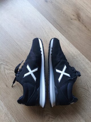 Zapatillas Munich Negras y Blancas
