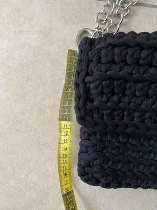 Borsa nera tessuto intrecciato con catena